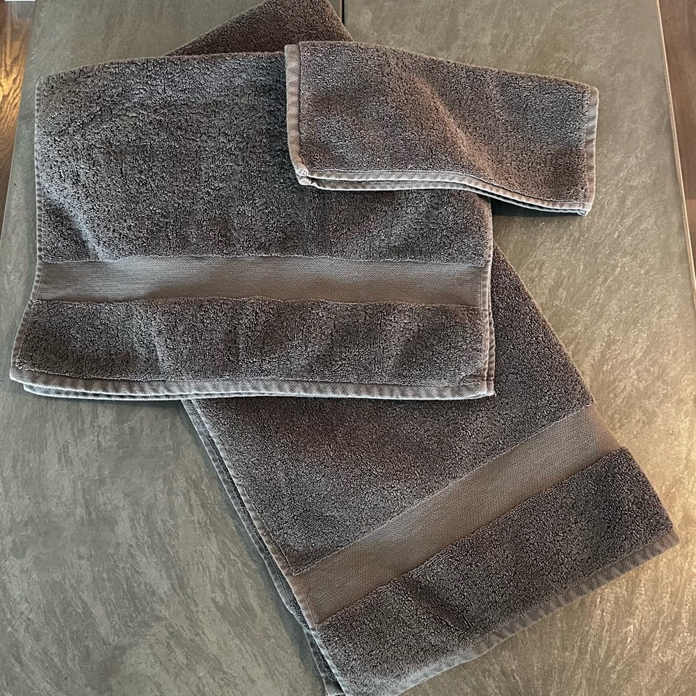 Crate & Barrel Slate Gray Towel Set
